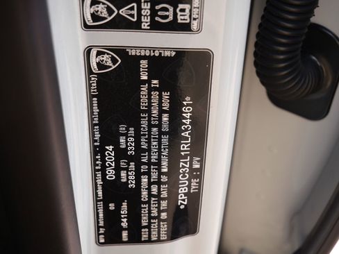 Used 2024 Lamborghini Urus Performante image 39