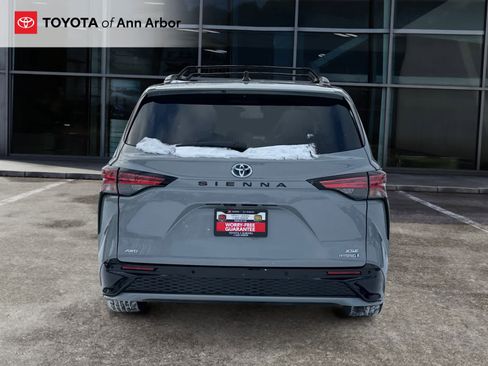 Certified 2024 Toyota Sienna XSE image 11