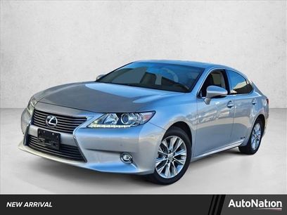 Used 2014 Lexus ES 300h w/ Luxury Package w/Bamboo Trim