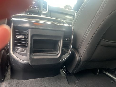 Used 2019 RAM 1500 Big Horn AWD/4WD image 18