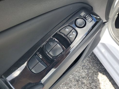 Certified 2024 Nissan Altima 2.5 SR image 10