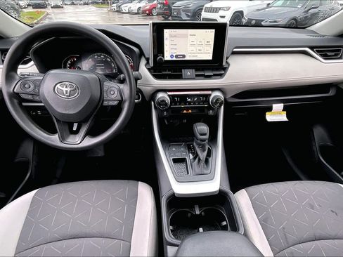 Used 2025 Toyota RAV4 XLE image 13