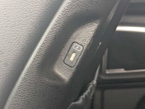 Used 2024 Kia Telluride EX w/ EX Captain's Chair Package FWD image 15