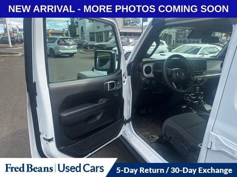 Used 2024 Jeep Wrangler Unlimited AWD/4WD image 8