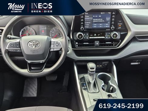 Used 2021 Toyota Highlander L FWD image 12