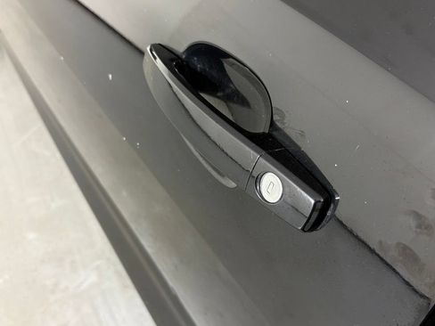 Used 2015 Chevrolet Camaro LT RWD image 15