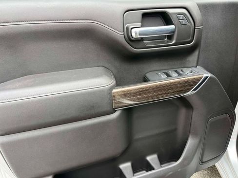 Used 2021 Chevrolet Silverado 1500 RST image 23