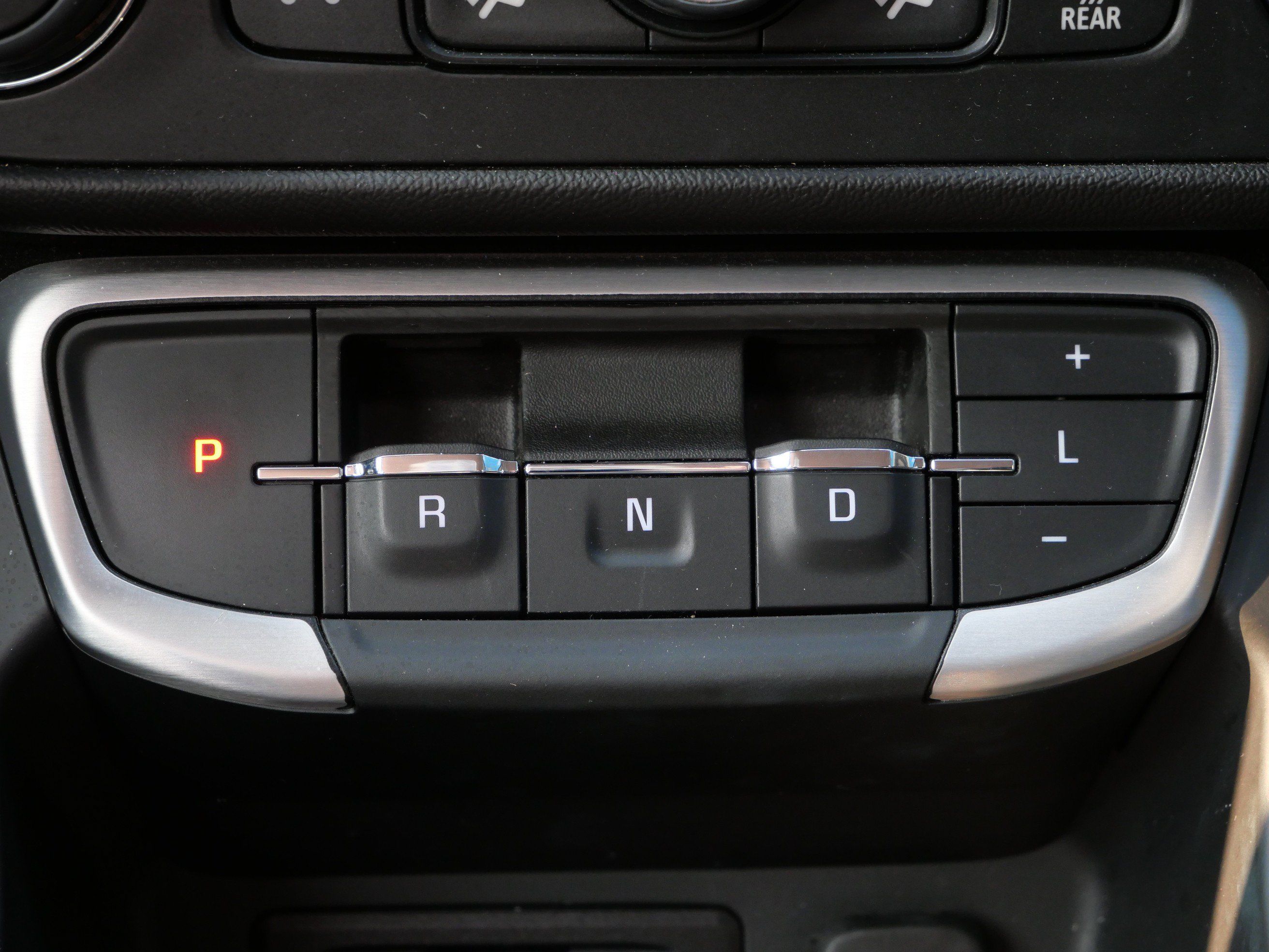 Certified 2024 GMC Terrain SLT AWD/4WD image 17