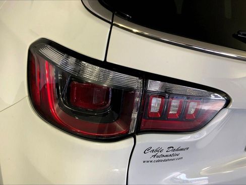 Used 2025 Jeep Compass Limited image 27