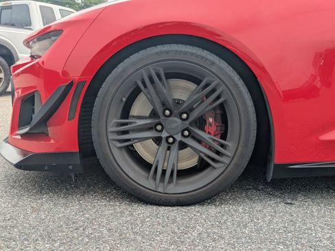 Used 2019 Chevrolet Camaro ZL1 RWD image 9