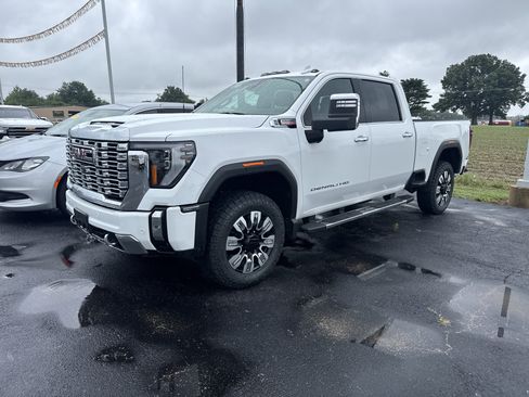Used 2025 GMC Sierra 2500 Denali AWD/4WD image 1