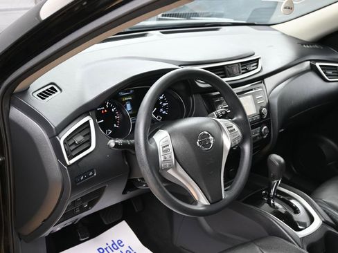 Used 2015 Nissan Rogue S image 16