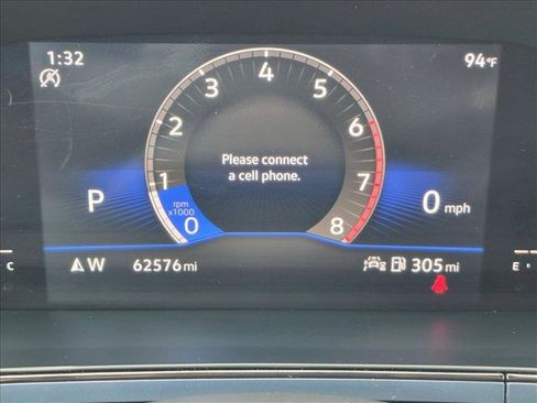 Used 2023 Volkswagen Taos SE w/ Panoramic Sunroof Package FWD image 11