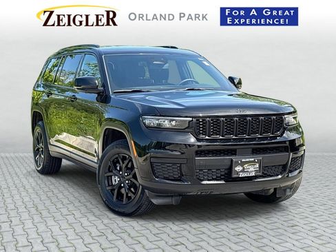 Used 2024 Jeep Grand Cherokee L Laredo AWD/4WD image 1