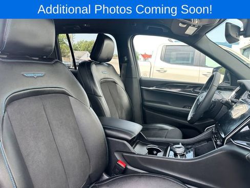 Used 2024 Jeep Grand Cherokee Trailhawk AWD/4WD image 10