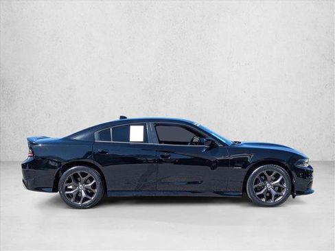 Used 2019 Dodge Charger R/T w/ Cold Weather Package RWD image 4