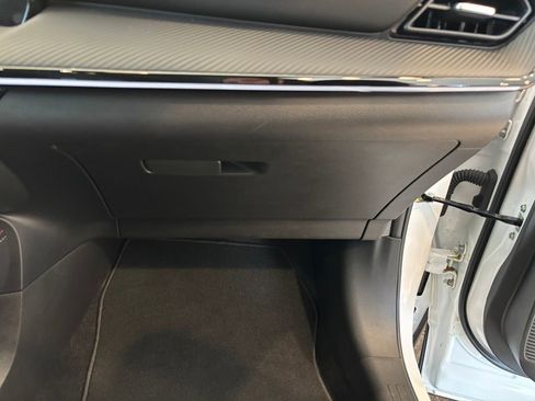 Used 2025 Nissan Kicks SR FWD image 28