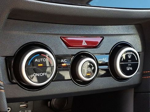 Used 2022 Subaru Crosstrek 2.5i Limited w/ Moonroof Package 2 image 14