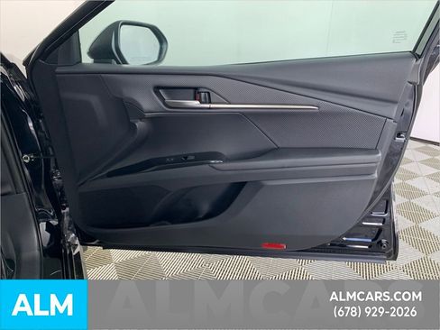 Used 2026 Toyota Camry SE image 32