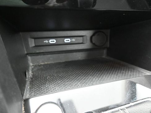 Used 2024 Volkswagen Taos S image 28