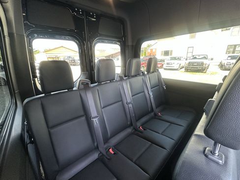 Used 2019 Mercedes-Benz Sprinter 2500 image 7