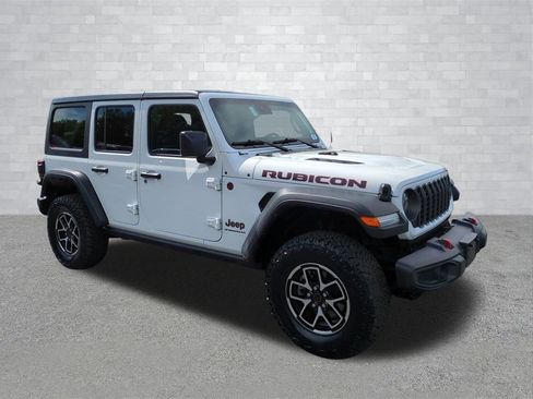 Used 2024 Jeep Wrangler Unlimited Rubicon image 2