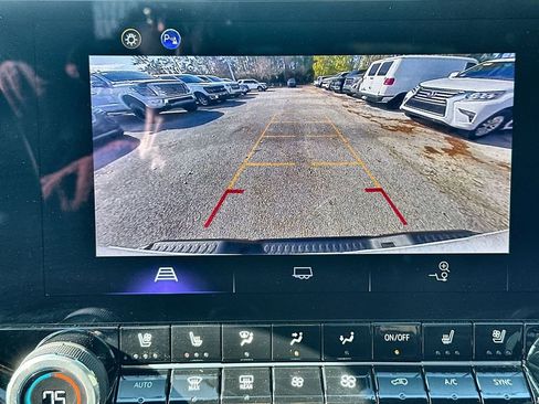 Used 2024 Chevrolet Colorado Z71 w/ Z71 Convenience Package 2 image 15