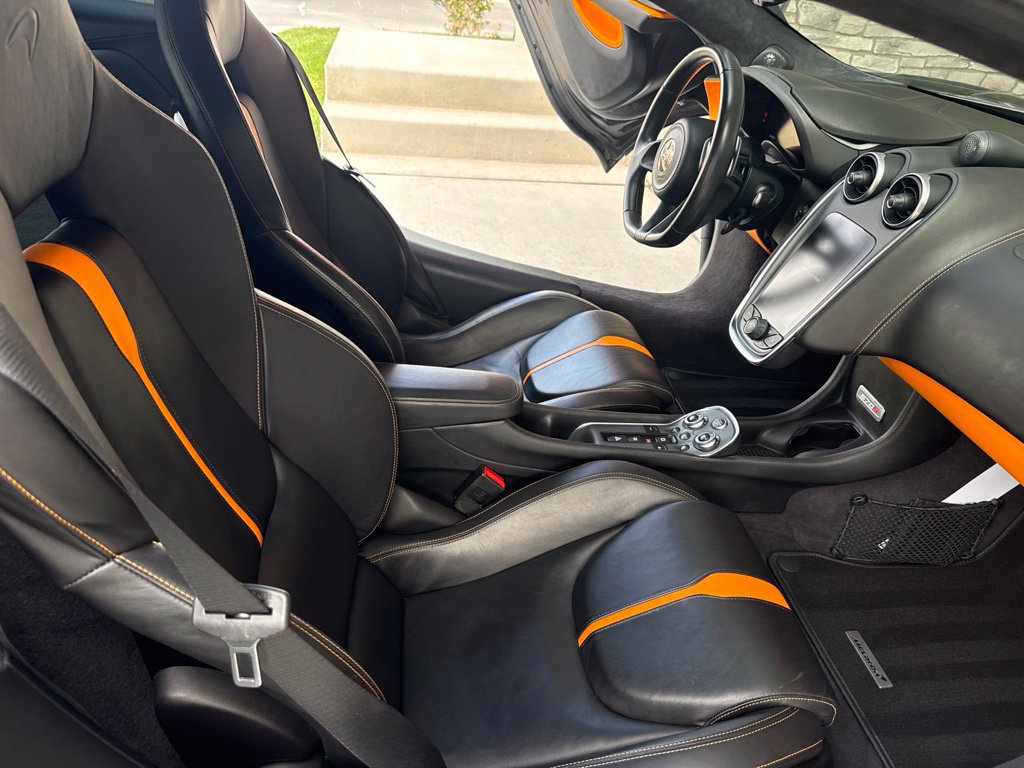 Used 2016 McLaren 570S Coupe RWD image 11