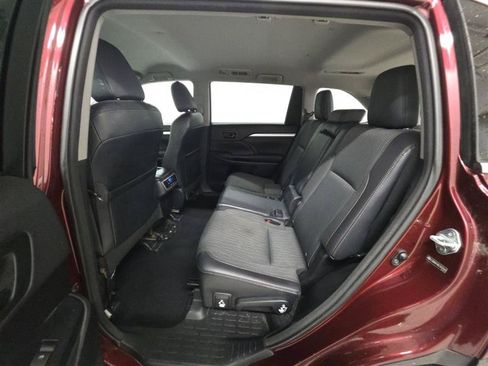 Used 2014 Toyota Highlander Plus AWD/4WD image 8