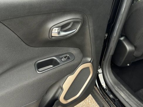 Used 2016 Jeep Renegade Sport w/ Power & Air Group image 21