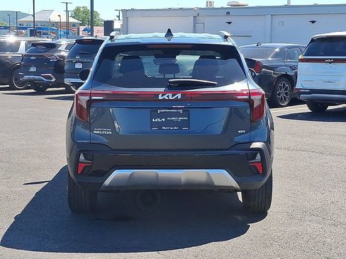 Certified 2025 Kia Seltos EX AWD/4WD image 5