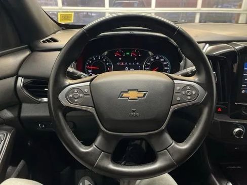 Used 2023 Chevrolet Traverse LT AWD/4WD image 17
