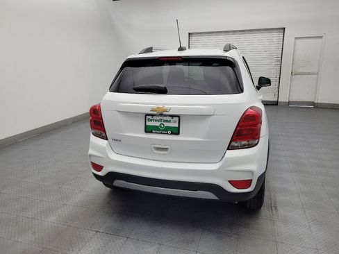 Used 2021 Chevrolet Trax LT w/ LT Convenience Package FWD image 7