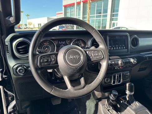 Used 2022 Jeep Wrangler Unlimited Sport image 12