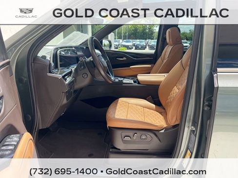 Used 2023 Cadillac Escalade Premium Luxury AWD/4WD image 20