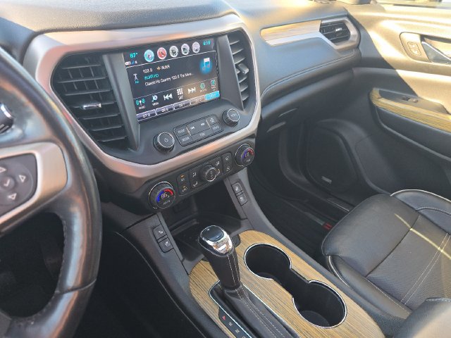Used 2018 GMC Acadia Denali w/ Technology Package FWD image 29