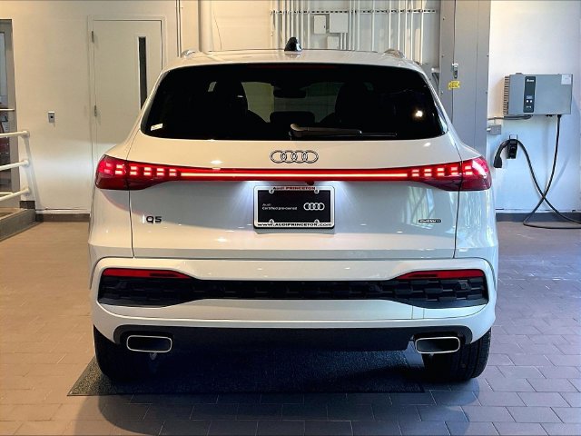Certified 2025 Audi Q5 Premium w/ Premium Plus AWD/4WD image 7
