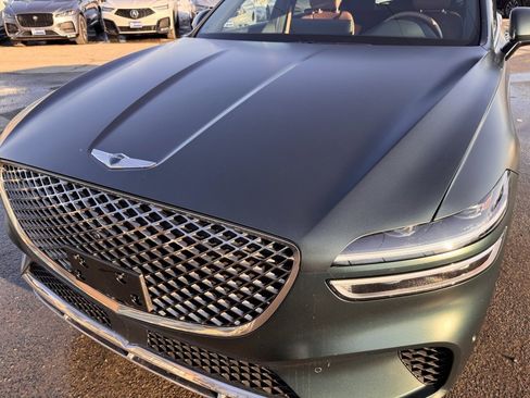 Used 2023 Genesis GV70 2.5T w/ Advanced Package image 5