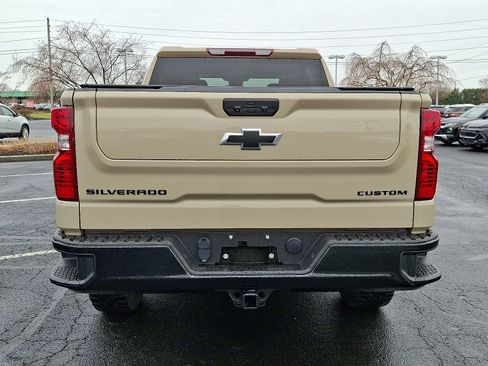 Certified 2022 Chevrolet Silverado 1500 Custom Trail Boss w/ LPO, Dark Essentials Package image 5