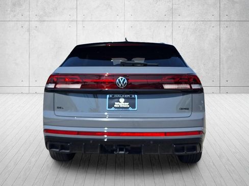 Used 2026 Volkswagen Atlas Cross Sport SEL R-Line AWD/4WD image 6