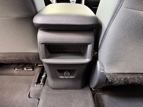 Used 2019 Toyota RAV4 LE w/ Carpet Mat Package AWD/4WD image 20