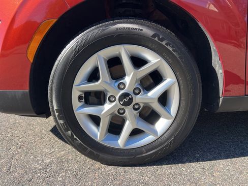 Used 2023 Kia Soul LX w/ LX Technology Package image 9