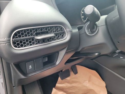 New 2026 Honda HR-V EX-L image 16