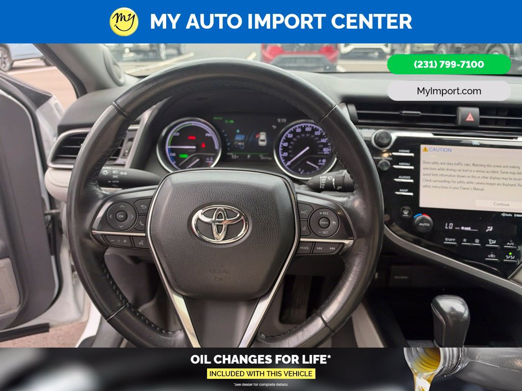 Used 2020 Toyota Camry XLE w/ Sunroof Package FWD image 13