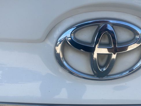 Used 2016 Toyota Camry SE FWD image 32
