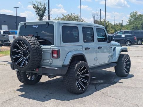 Used 2023 Jeep Wrangler Unlimited Sahara AWD/4WD image 3