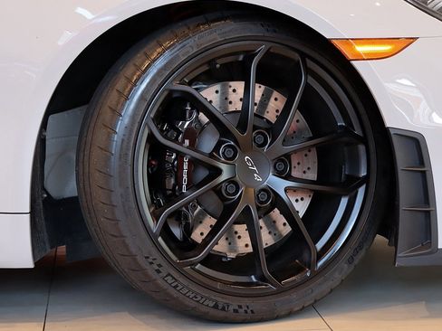 Used 2020 Porsche 718 Cayman GT4 image 11