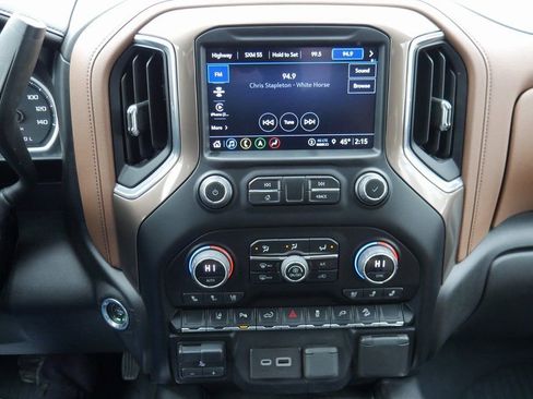 Used 2023 Chevrolet Silverado 2500 High Country w/ Technology Package AWD/4WD image 17