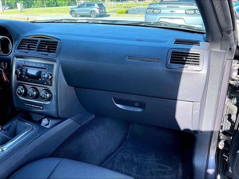 Used 2014 Dodge Challenger R/T RWD image 20
