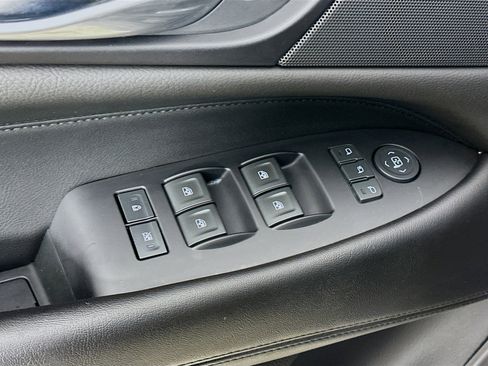 Used 2019 Cadillac Escalade Premium Luxury image 24